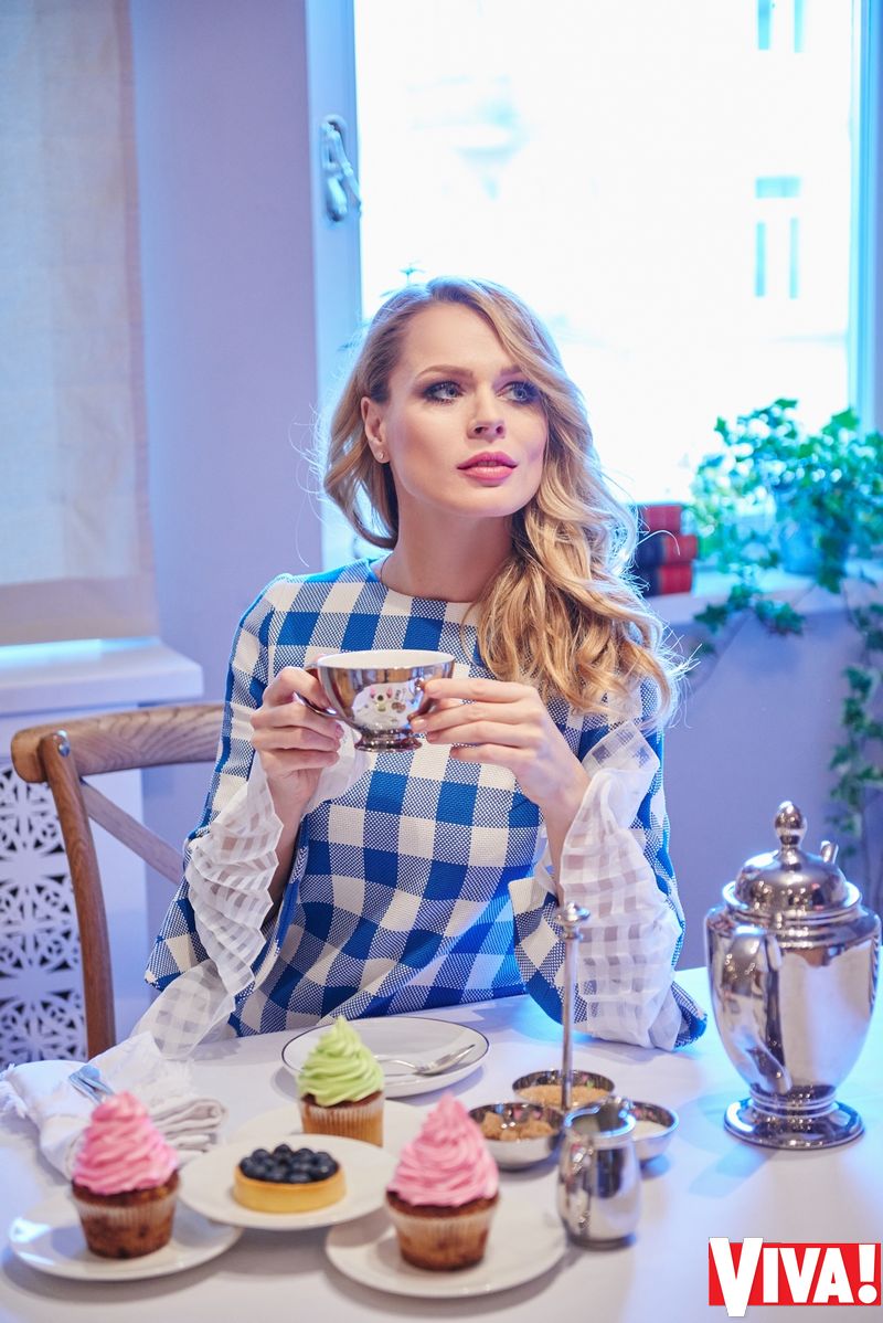 Беременная Ольга Фреймут снялась в эксклюзивной фотосессии у себя дома